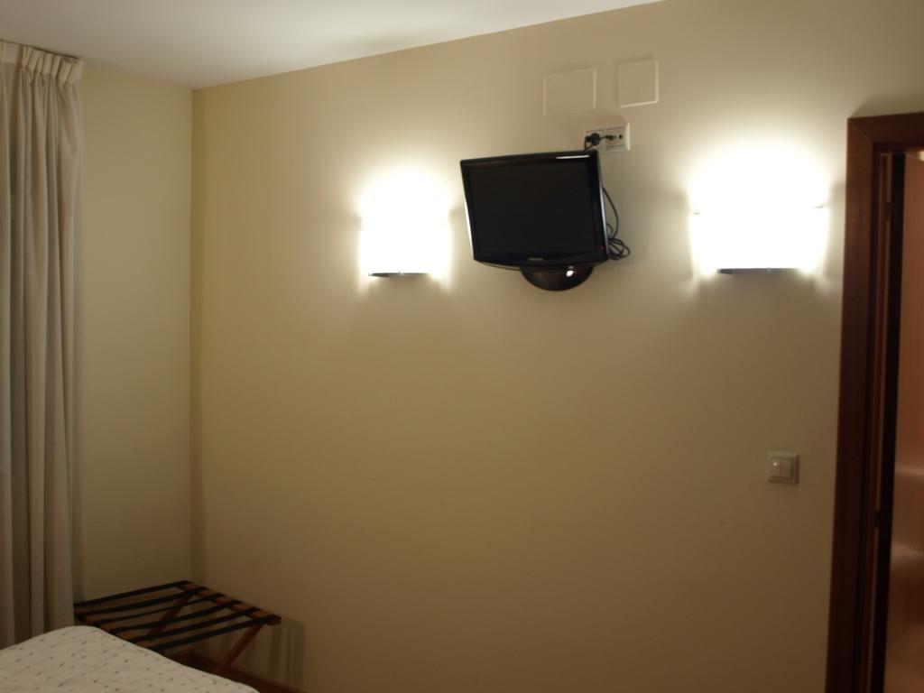 H Viella Asturias Hotel Oviedo Room photo
